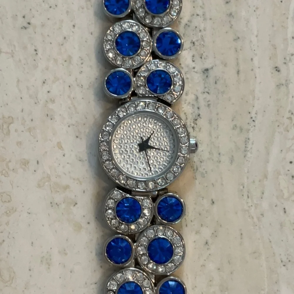 Swarovski Crystal Watch Suzanne Somers Simulated Diamonds & Sapphires Vintage